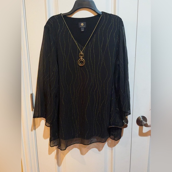 JM Collection Elegant Black Top with Gold Accents/ Gold toned necklace - Picture 1 of 11